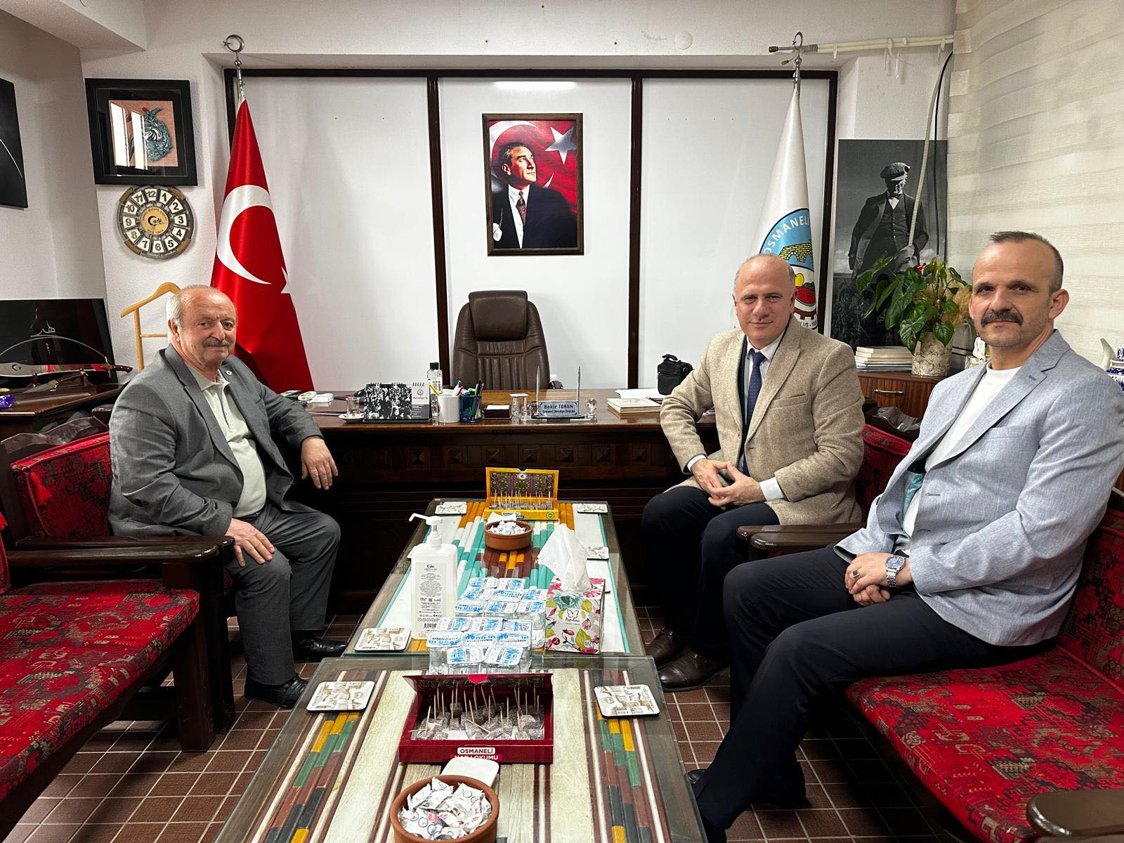 halil-aygunden-baskan-bekir-toruna-ziyaret.jpg