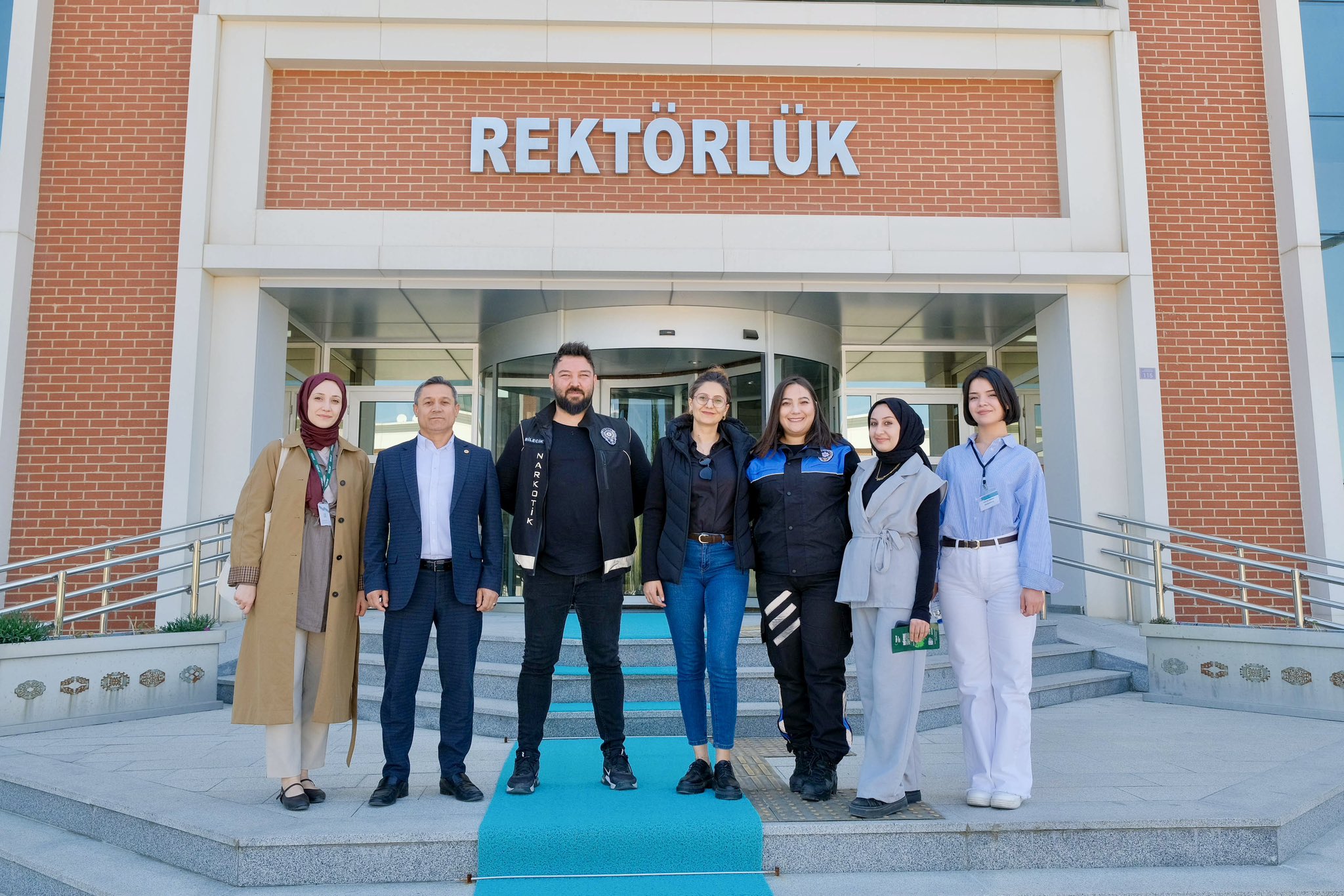 universite-ogrencilerine-bilgilendirme-yapildi3.jpg