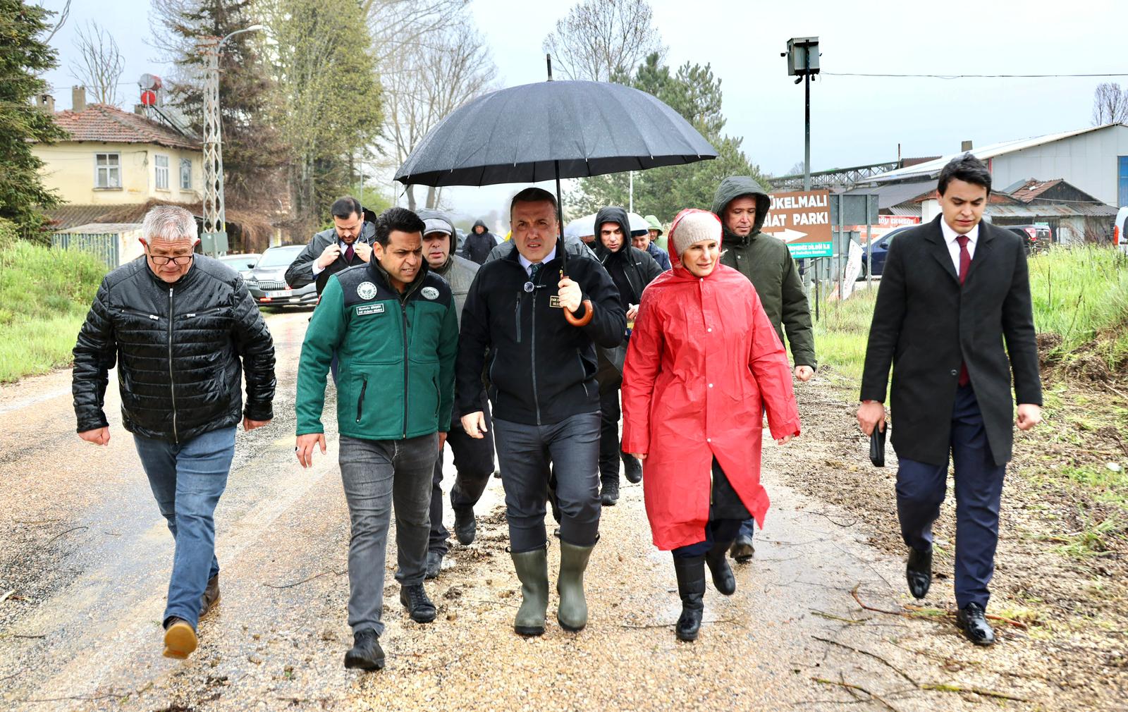 vali-sozertaskin-riski-bulunan-bolgelerde-incelemelerde-bulundu-5.jpg