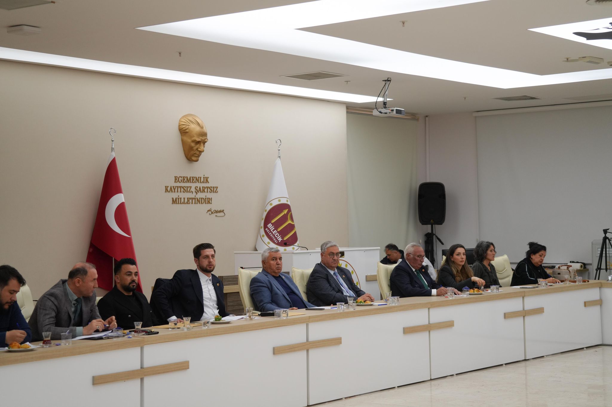 baskan-subasi-muhtarlarla-gorustu-1.jpg