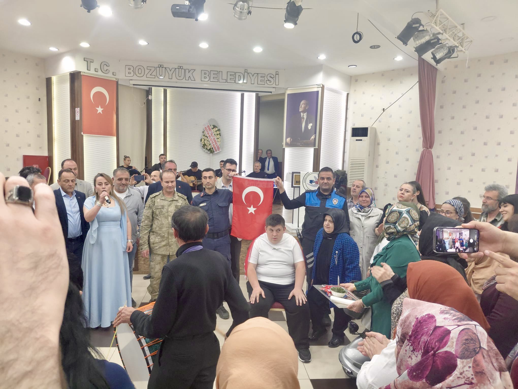engelliler-haftasinda-duygulandiran-program2.jpg