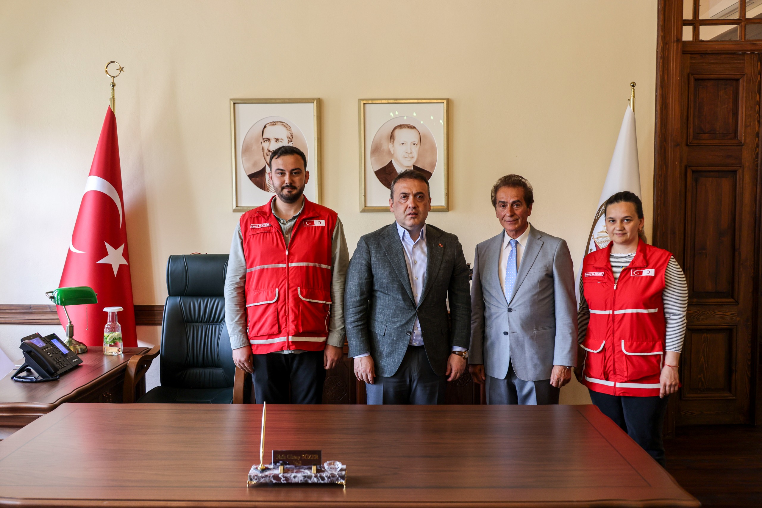 vali-sozerden-kurban-bagisi-vekaletler-gazzeye-ulastirilacak-1.jpg