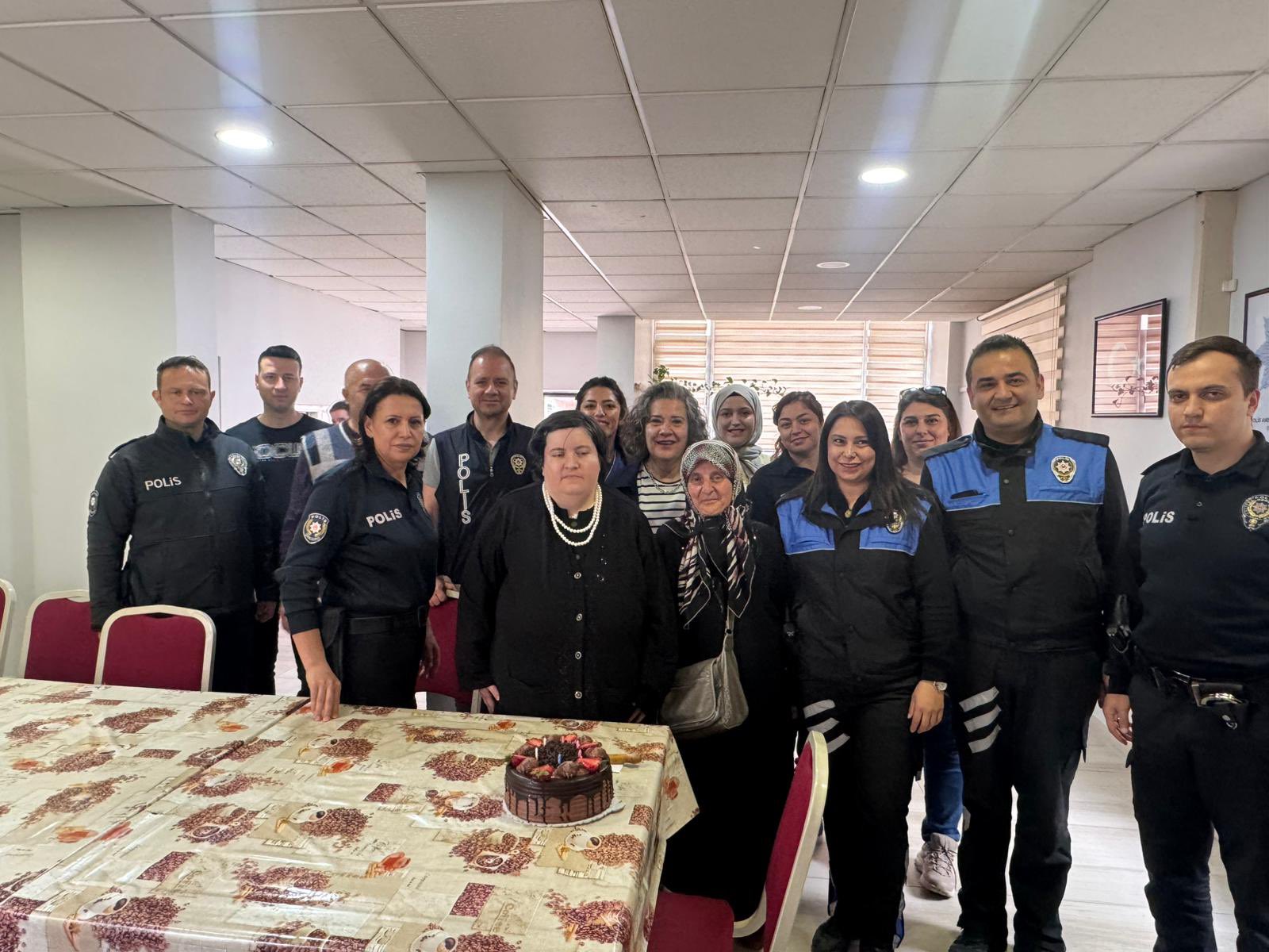 bozuyuk-ilce-emniyet-mudurlugunden-seymaya-surpriz.jpg