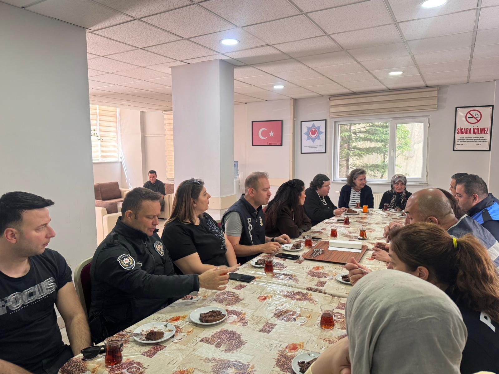bozuyuk-ilce-emniyet-mudurlugunden-seymaya-surpriz1.jpg