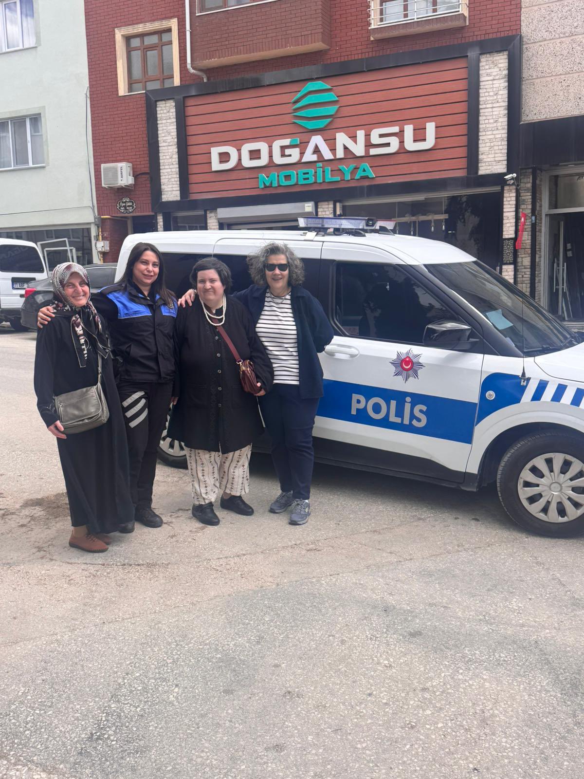 bozuyuk-ilce-emniyet-mudurlugunden-seymaya-surpriz2.jpg