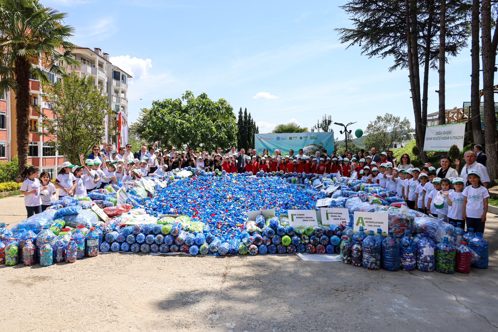 bilecikte-49-ton-plastik-kapak-toplandi.jpeg