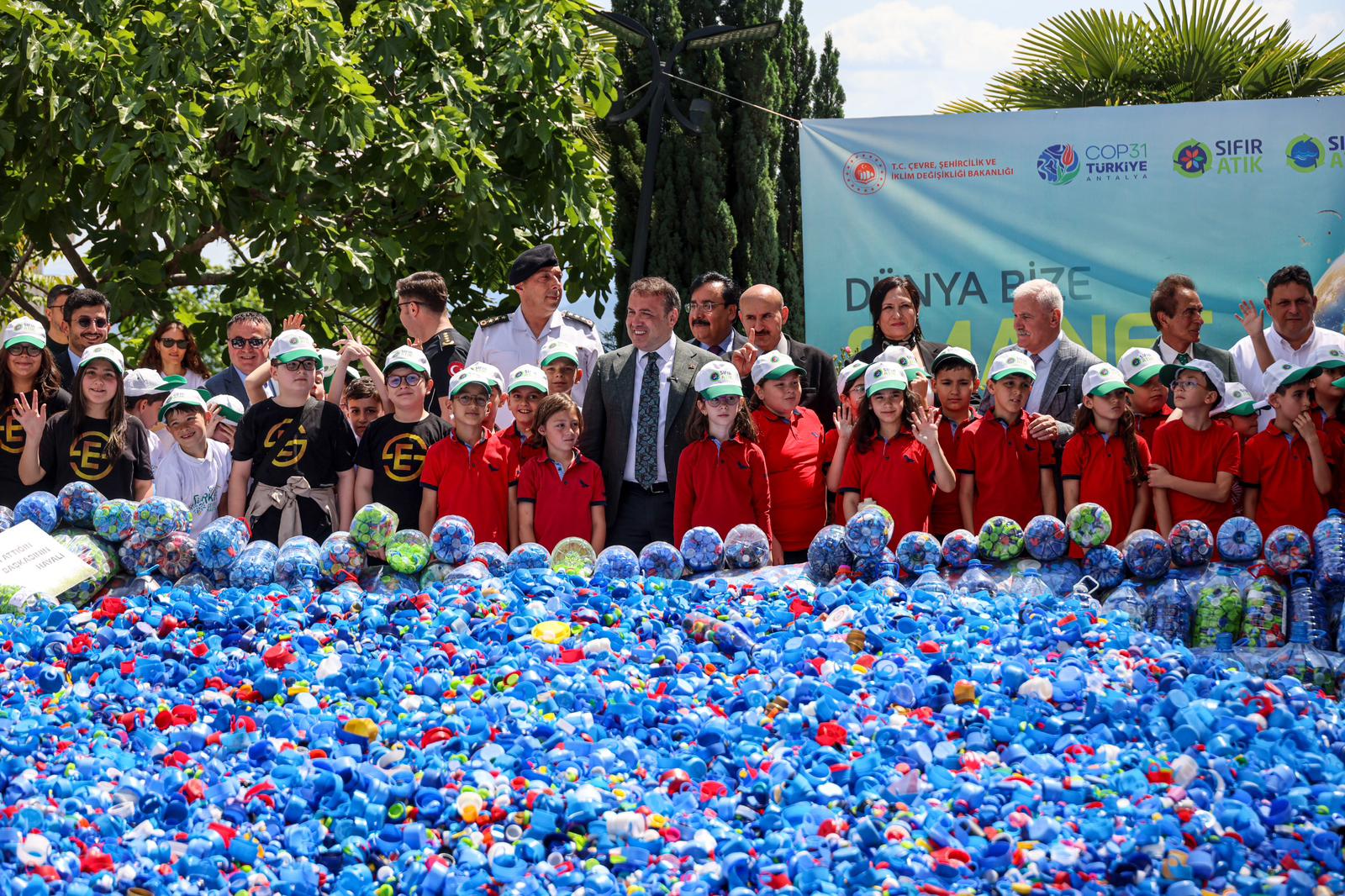 bilecikte-49-ton-plastik-kapak-toplandi1.jpeg