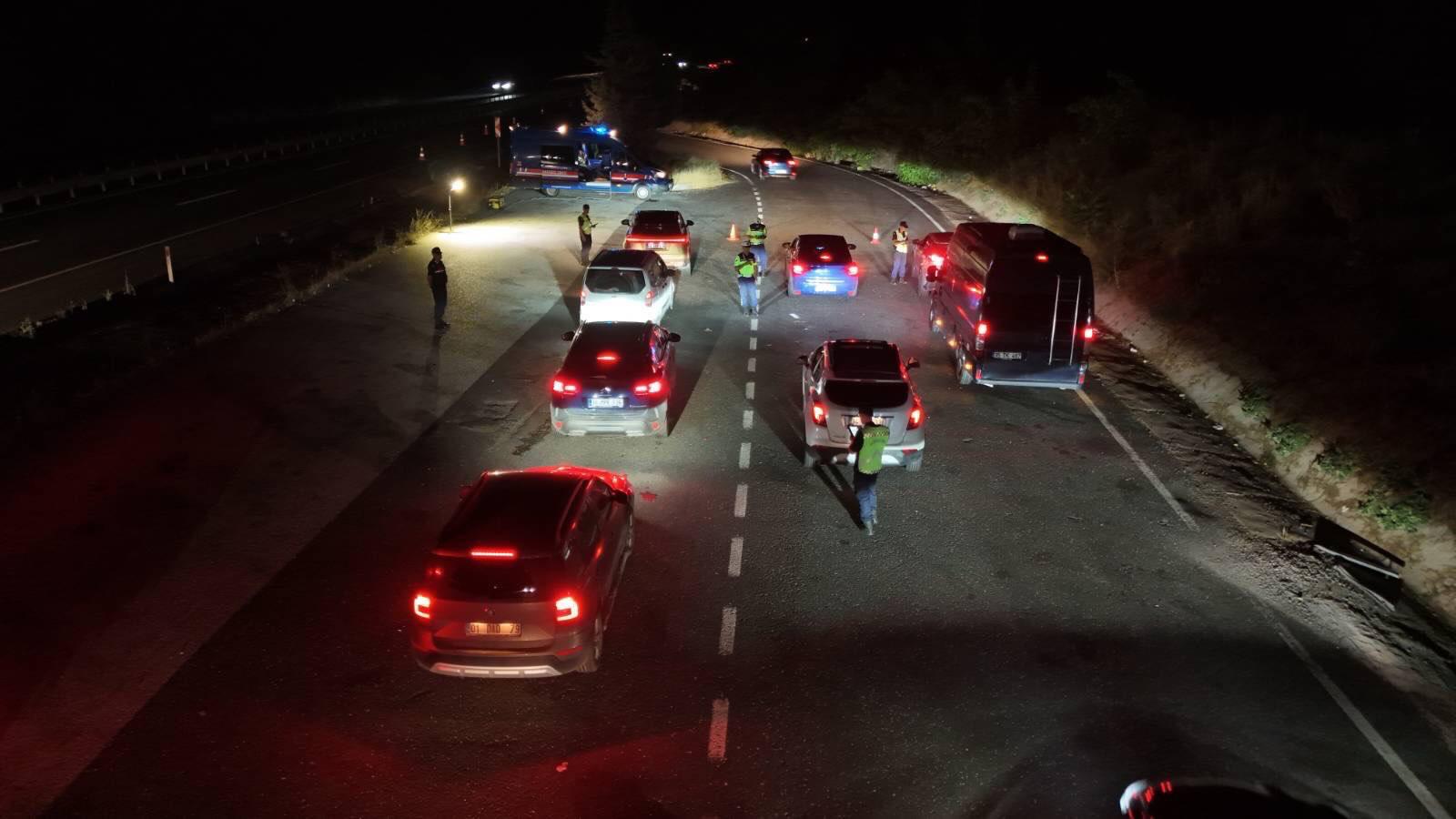 3-arac-trafikten-men-edildi.jpeg