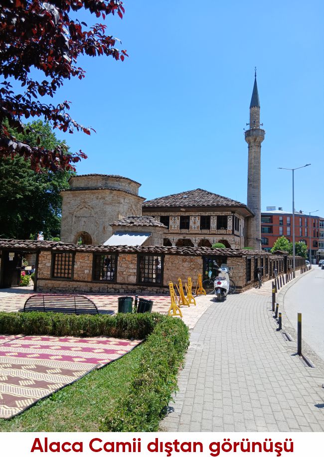 alaca-camii-distan.jpg