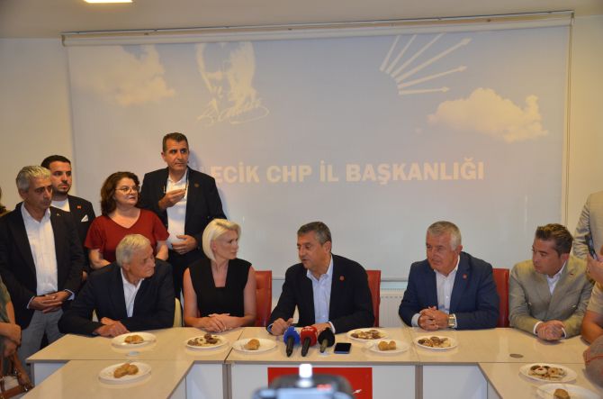 ozgur-ozel-bilecikte4.jpg