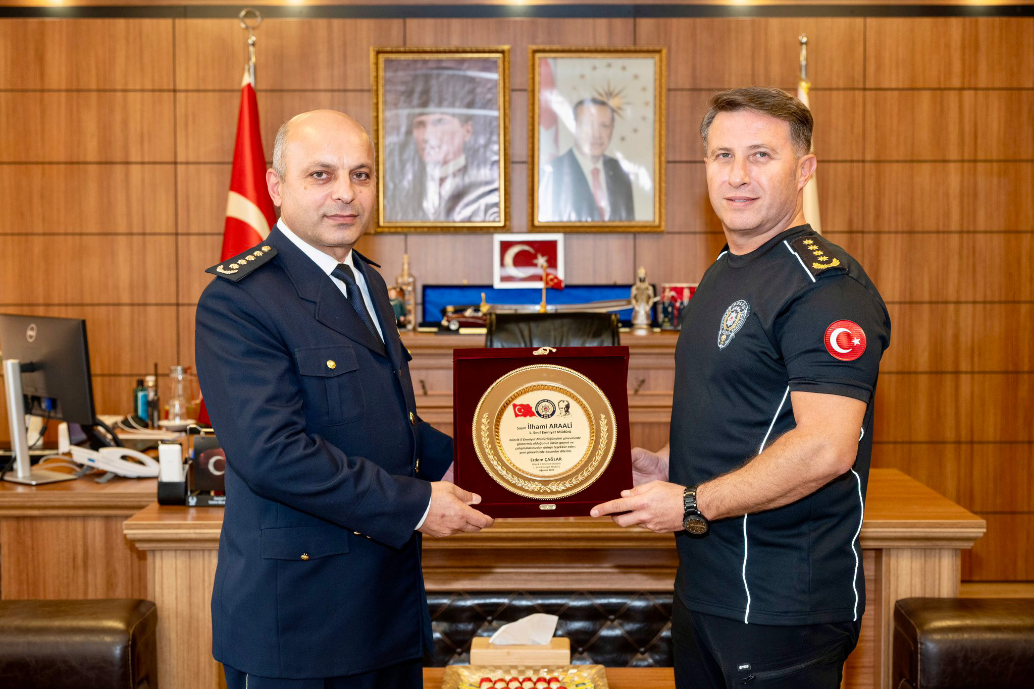 plaket22.jpg