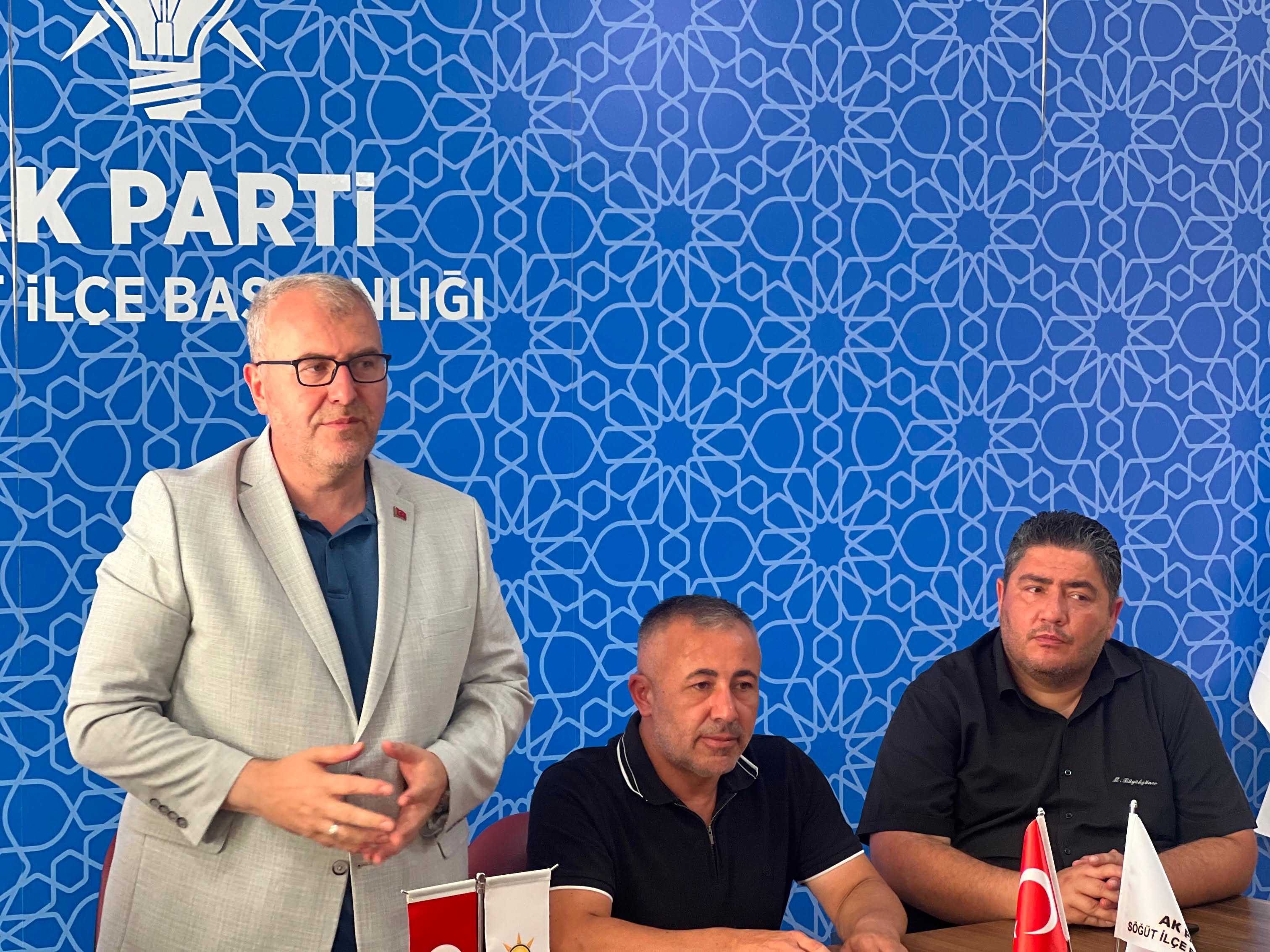 akp2.jpg