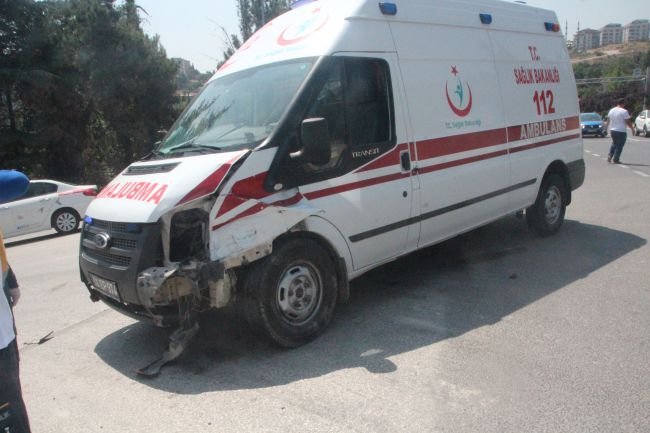 ambulans-kaza-yapti2.jpg