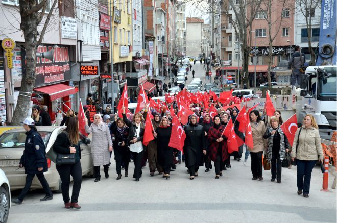 bilecikli-kadinlar-yuruyus-yapti4.jpg