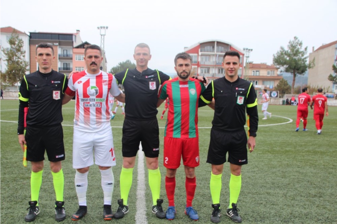 bilecikspor-taraftarindan-hakleme-tepki2.jpg