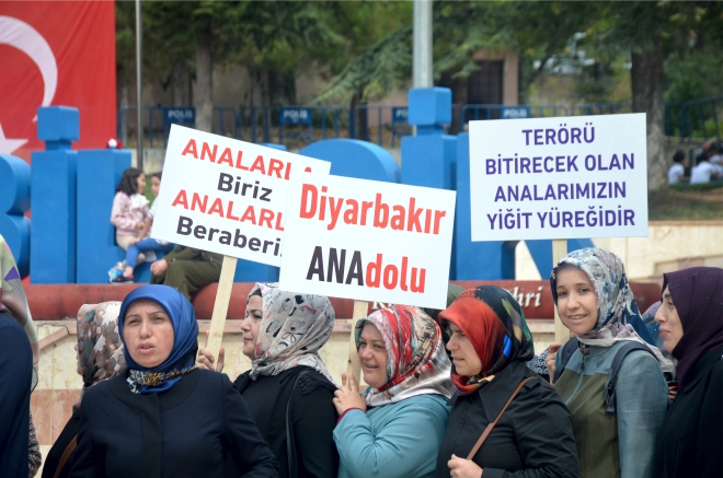 bilecikten-diyarbakir-annelerine-destek3.jpg