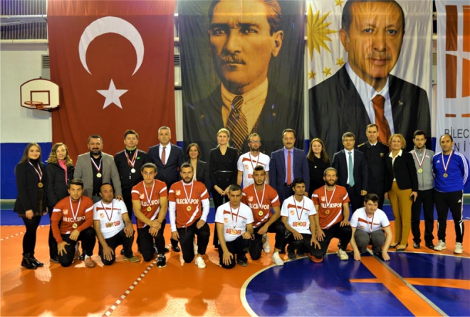 engelli-bireyler-goalball-maci-yapti4.jpg