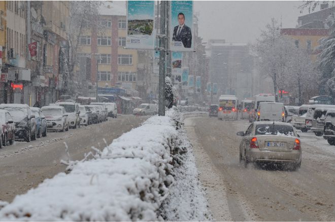 eskisehir-bozuyuk-yolu-bir-sure-kapandi2.jpg