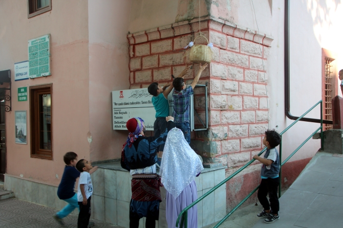 minareden-seker-sarkittilar2.jpg