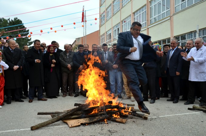 nevruz-bayrami3.jpg