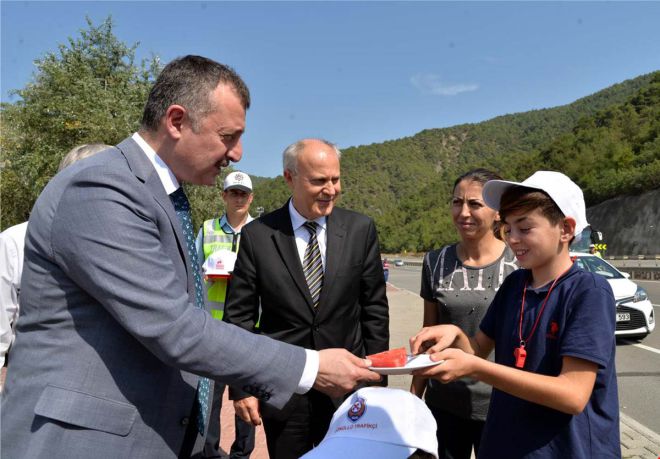 vali-buyukakindan-karpuzlu-trafik-dneetimi3.jpg