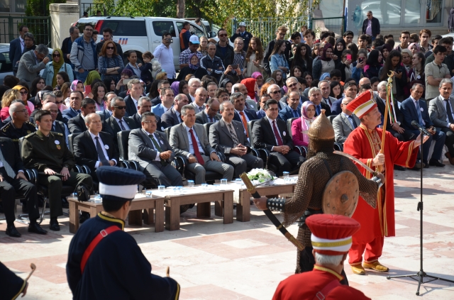 vali-elban-ezber-bozdu-(1).jpg