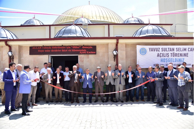 yavuz-sultan-selim-camii-ibadete-acildi2.jpg